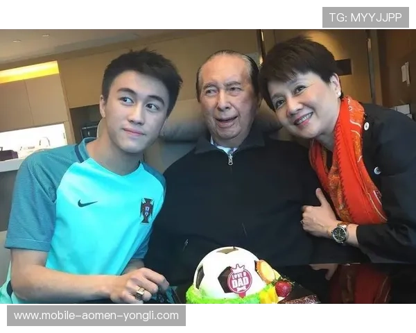 何鸿燊对澳门经济发展的深远影响及其遗产的传承分析